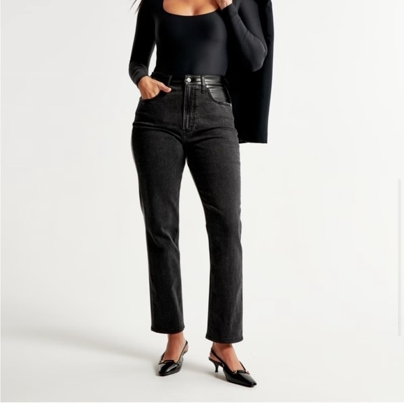 Abercrombie & Fitch Curve Love 90’s Straight Jean Vegan Leather Jean Mixed - Picture 2 of 11